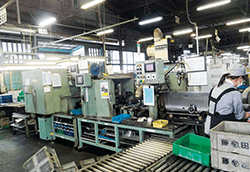 Picture: Weight sorting machine and leaser marking machine for assembly connecting rod