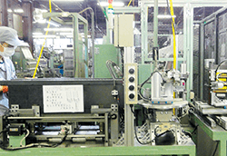 Picture: Automated assembly loader for assembly connecting rod